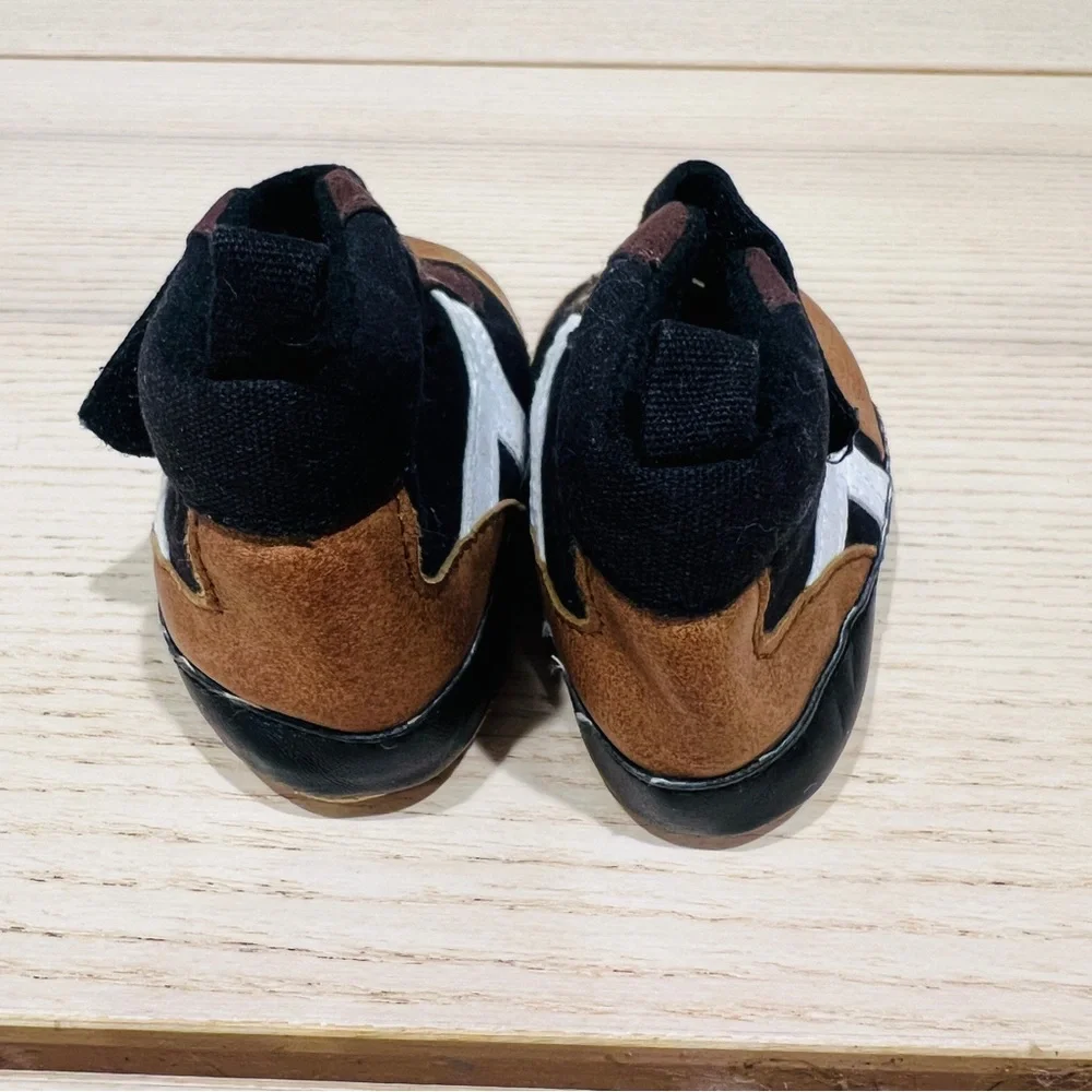 Carter’s Boys Black Brown white Slip On Casual Sneakers Size 3-6m